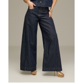 Calça wide leg com pregas laterais