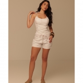 Short jeans branco com rolotê