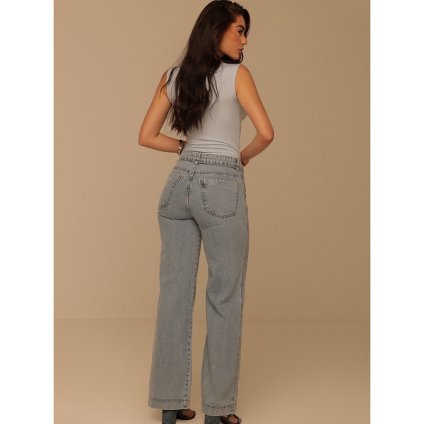 Calça wide leg cintura intermediaria rolote  detalhe lateral