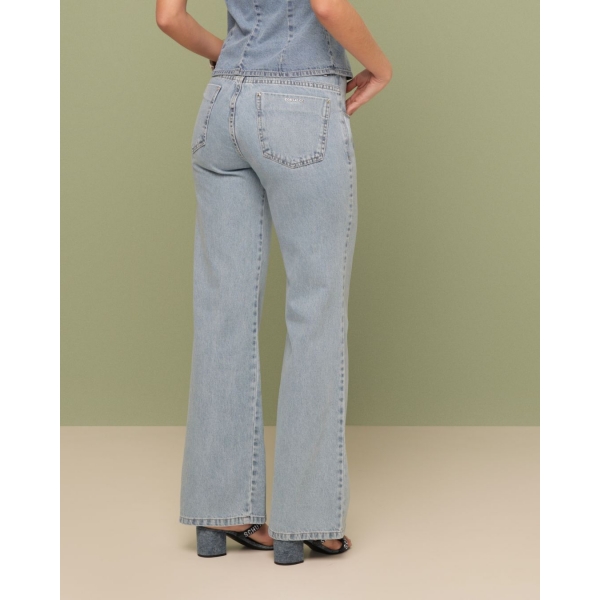 Calça wide leg com pregas frontais