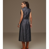 Vestido midi botões frontais e fivelas