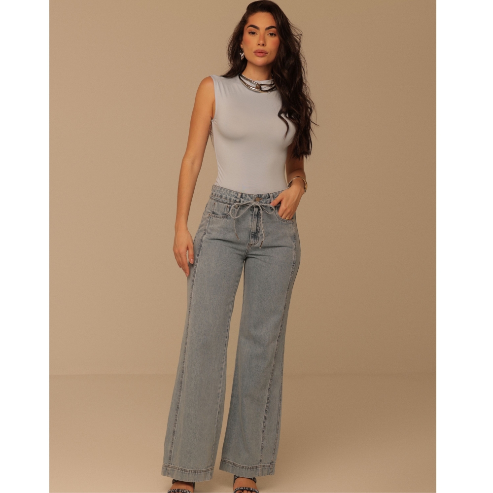 Calça wide leg cintura intermediaria rolote  detalhe lateral