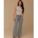 Calça wide leg cintura intermediaria rolote  detalhe lateral